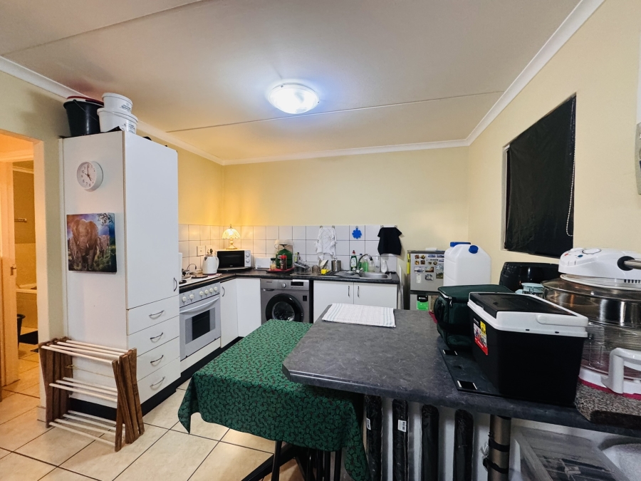 To Let 1 Bedroom Property for Rent in Guldenland Western Cape